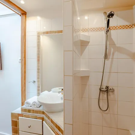 Apartment Veeve - Loft By The Louvre Paris